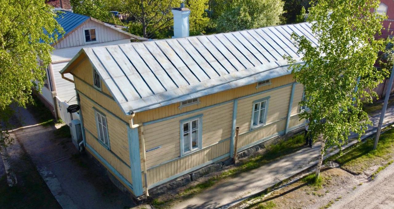 Bed and Breakfast Kirkkokadun Amanda Ja Olga Uusikaupunki Exterior foto